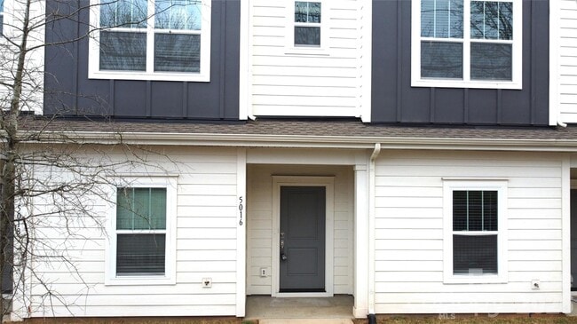 Foto del edificio - 5016 Central Ave