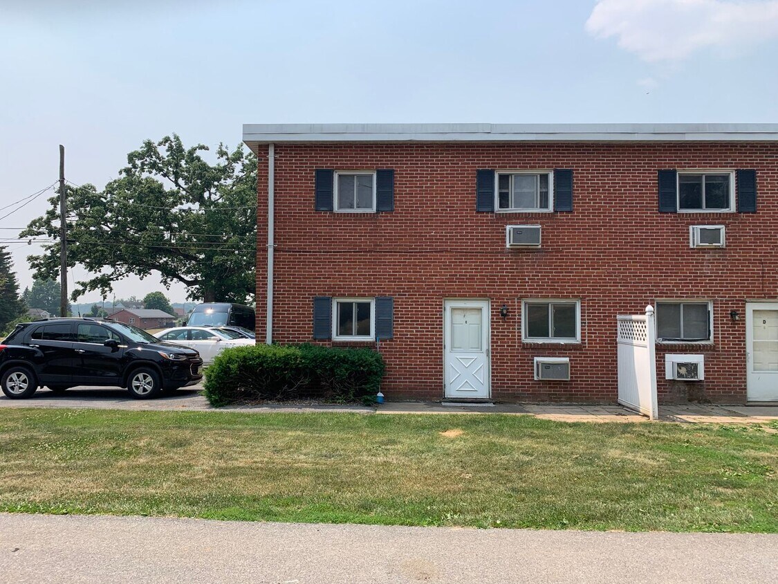 Primary Photo - 835 High St