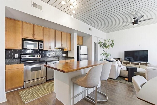 Foto del edificio - 620 Glen Iris Dr NE