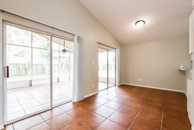 Foto del edificio - 1199 Twin Rivers Blvd