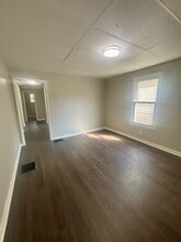 Building Photo - 1011 Sale Ave