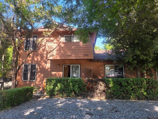 Building Photo - 135 3rd St
