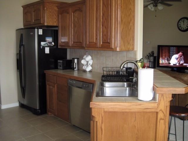 Building Photo - 3209 White Oaks Dr