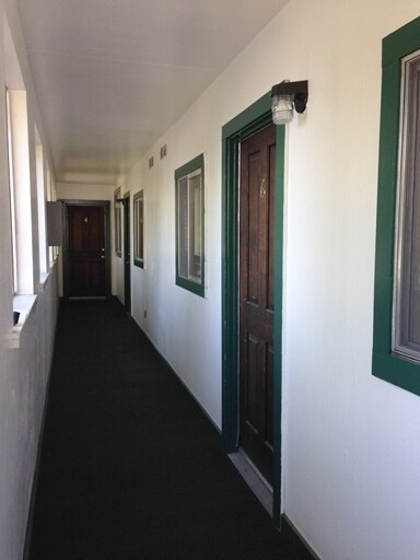 Building Photo - 643 S Weed Blvd