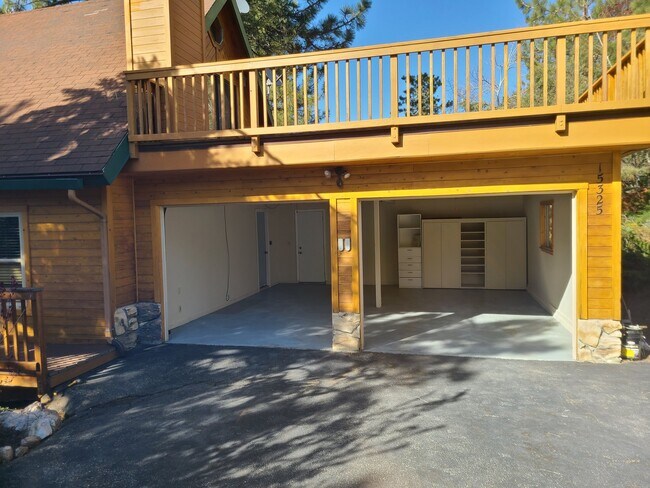 Foto del edificio - 15325 Acacia Way