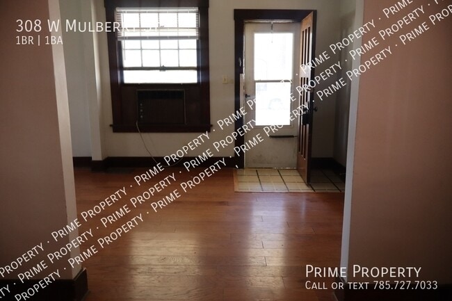 Building Photo - 308 W Mulberry St