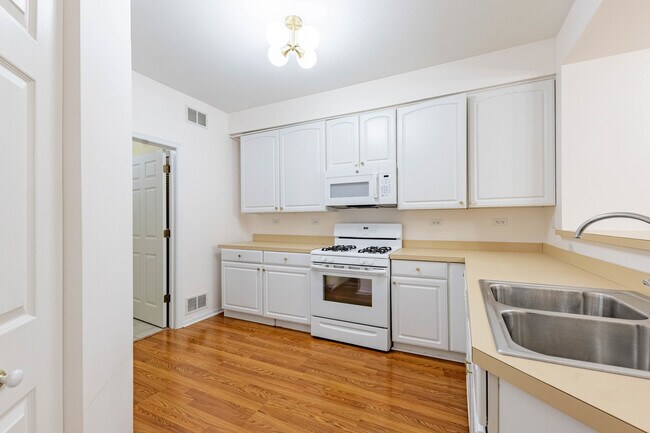 Building Photo - 2965 Stockton Ct