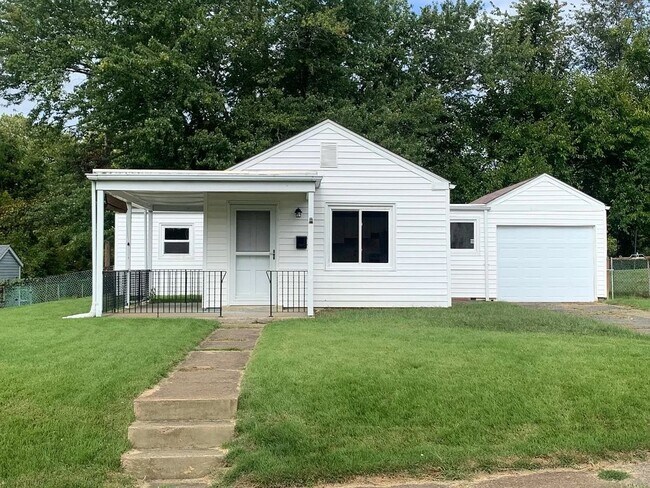 Building Photo - 1403 E Willow Run Dr