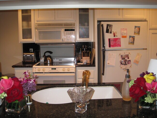 Foto del edificio - Brentwood Condo