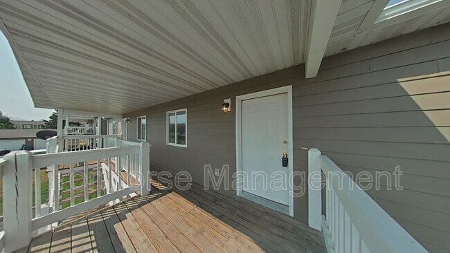 Foto del edificio - 9 Michael Grove Ave