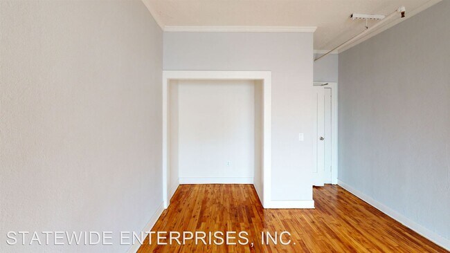 Building Photo - 523 S Westmoreland Ave