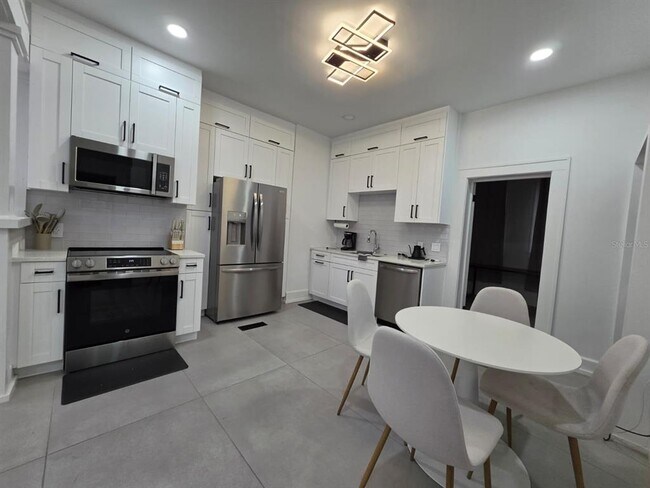 Foto del edificio - 691 10th Ave S