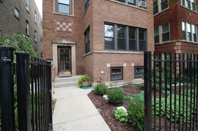 Building Photo - 4847 N Washtenaw Ave