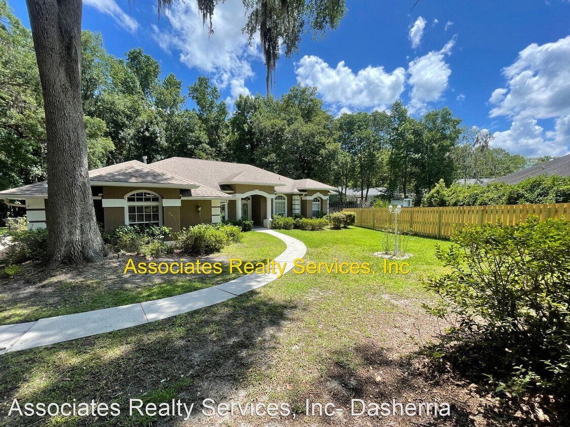 4 br, 3 bath House 10206 NW 13th Lane House Rental in Gainesville