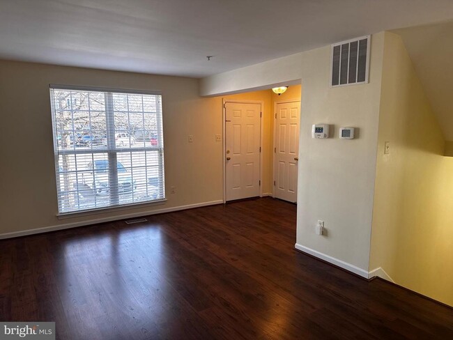 Foto del edificio - 2666 Cedar Elm Dr