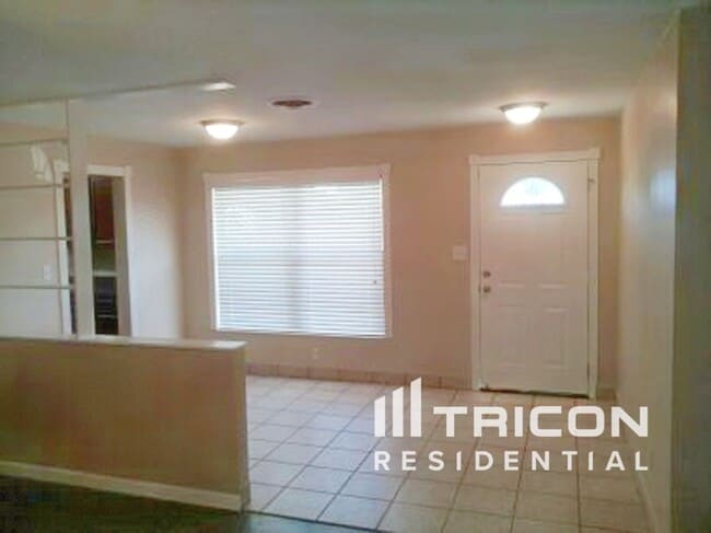 Foto del edificio - 1122 Ibsen Ave