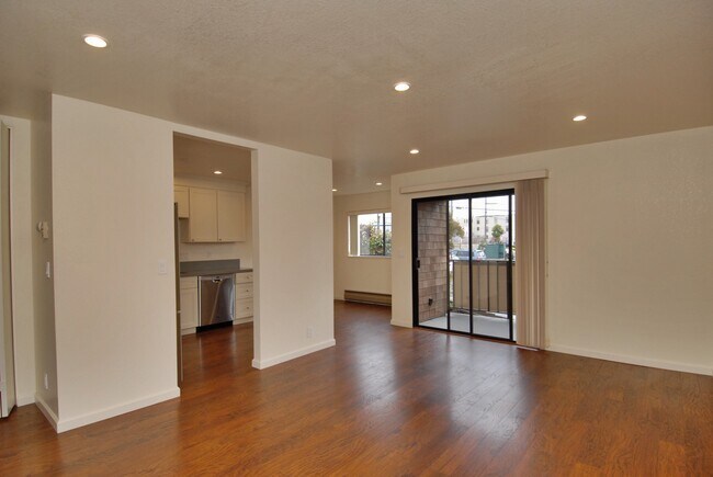 Family Room - 514 Grand Ave