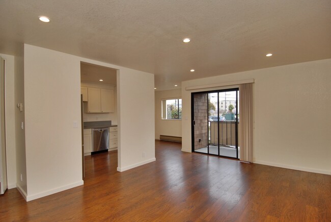 Family Room - 514 Grand Ave
