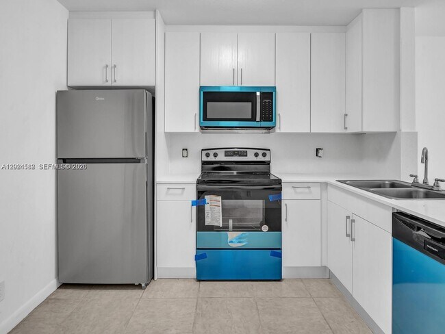 Foto del edificio - 241 NW 40th St