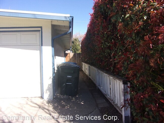 Building Photo - 3 br, 2 bath House - 340 Grape Street Vaca...