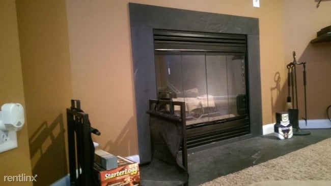 Building Photo - 3 br, 1.5 bath Townhome - 8924 Trimble Way