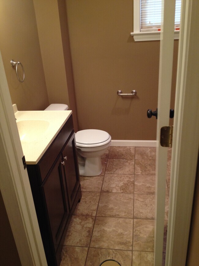 Foto del edificio - 609 S Maguire St