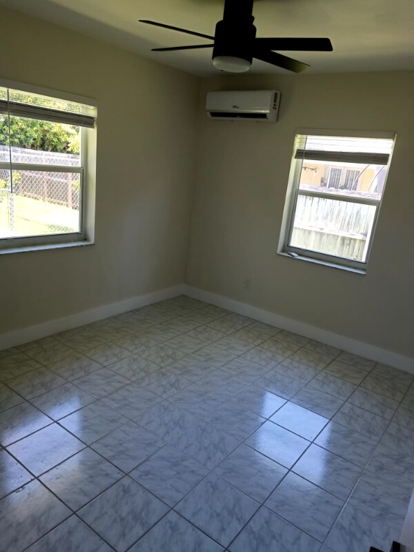 Foto del edificio - 2489 SW 27th St