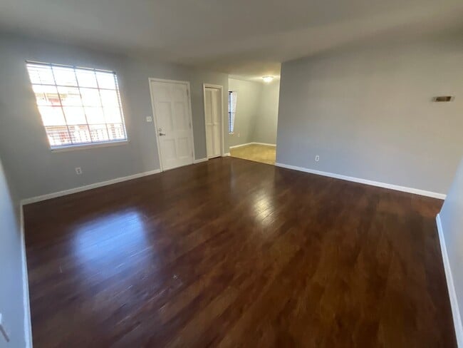 Foto del edificio - 3830 Country Club Rd