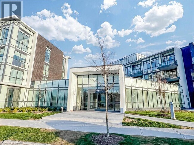 Building Photo - 415 Sea Ray Ave