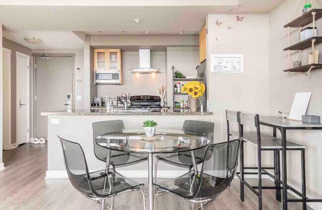 Foto del edificio - 11011 NE 9th St