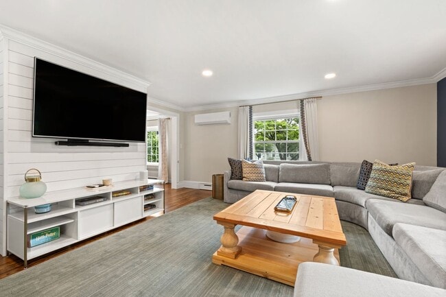 Foto del edificio - 63 Lockwood Rd
