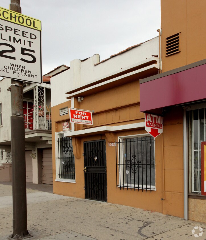 Foto del edificio - 3033-3041 E Gage Ave