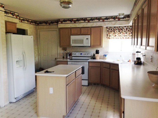 Building Photo - 4095 Crystal Creek Dr