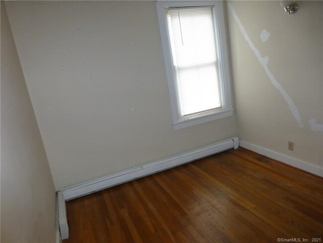 Building Photo - 127 Prospect St