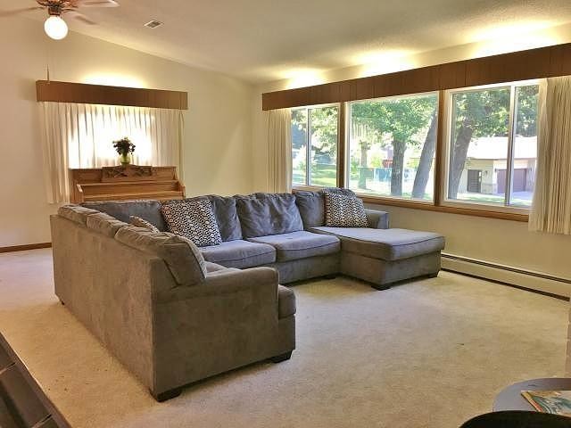 Building Photo - 3 bedroom in Estherville IA 51334