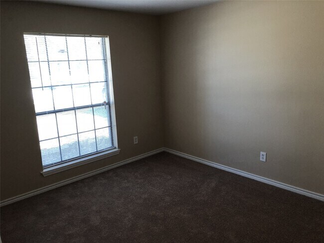 Building Photo - 16115 Speyburn Ct