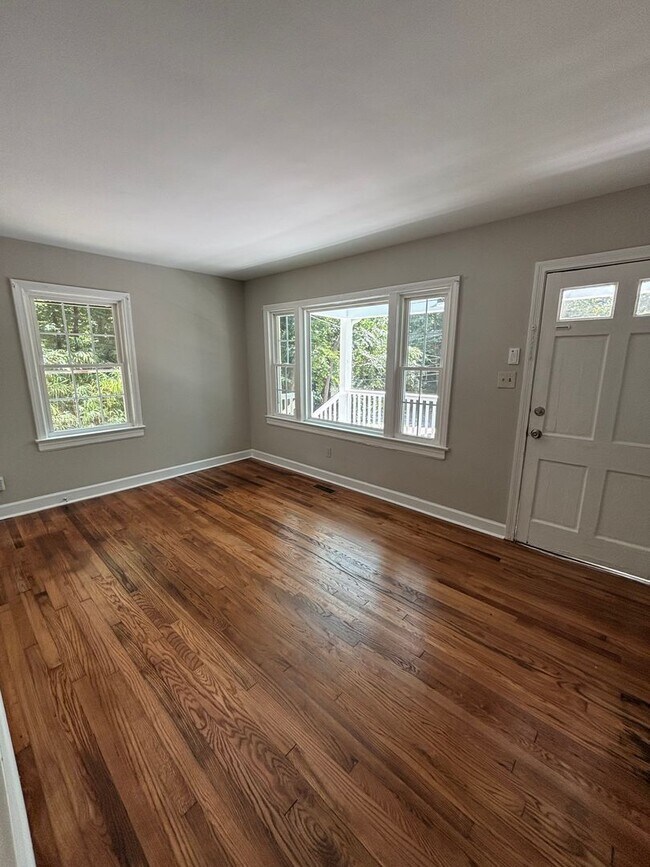 Building Photo - Short Term Lease Only! Available Immediate...