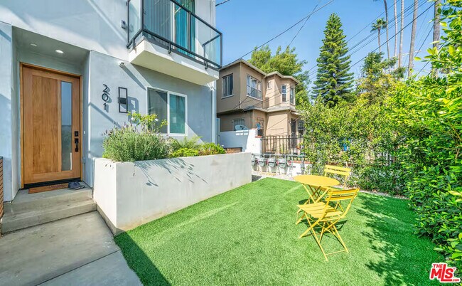 Foto del edificio - 201 S Westlake Ave