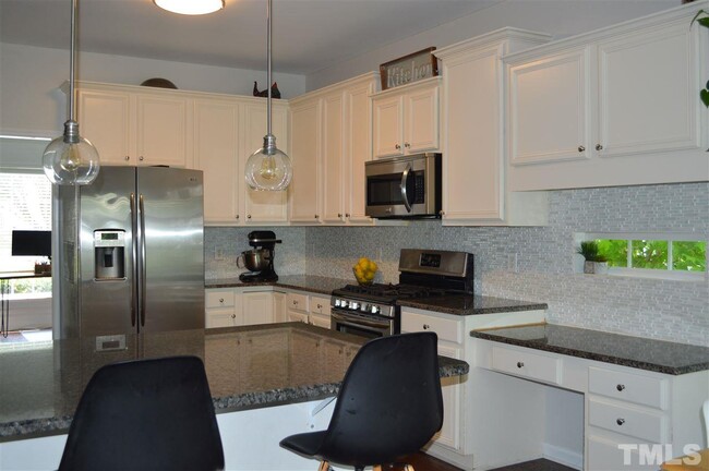 Building Photo - 6636 Lewey Dr