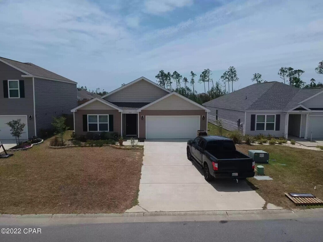 Foto principal - 7162 Riverbrooke St