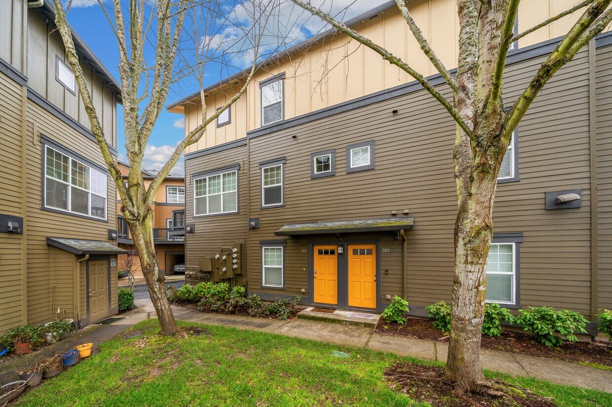Primary Photo - 1150 SW 170th Ave
