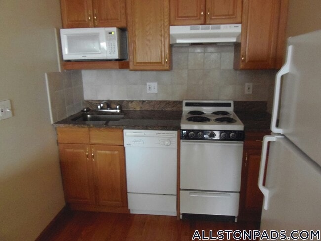 Building Photo - 1110 Commonwealth Ave