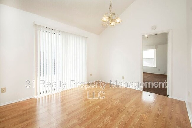 Foto del edificio - 436 Chestnut Ln