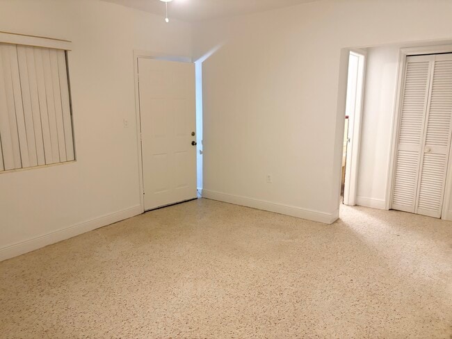 Foto del edificio - 1322 NW 29th Ter