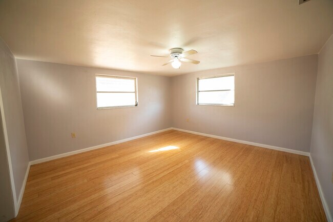 Building Photo - 5116 Valimor Dr