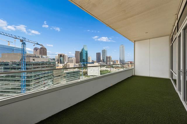 Foto del edificio - 2430 Victory Park Ln