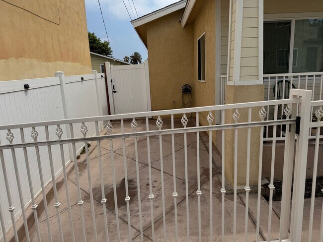 Foto del edificio - 2121 Ocean View Blvd