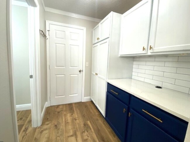 Building Photo - Beautiful 3 Bedroom Home with Loft in Ormo...