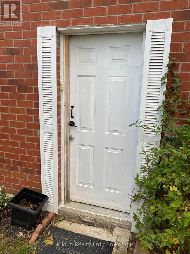 Photo du bâtiment - 6419 Longspur Rd