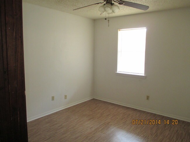 Building Photo - 915 N Harmony Rd
